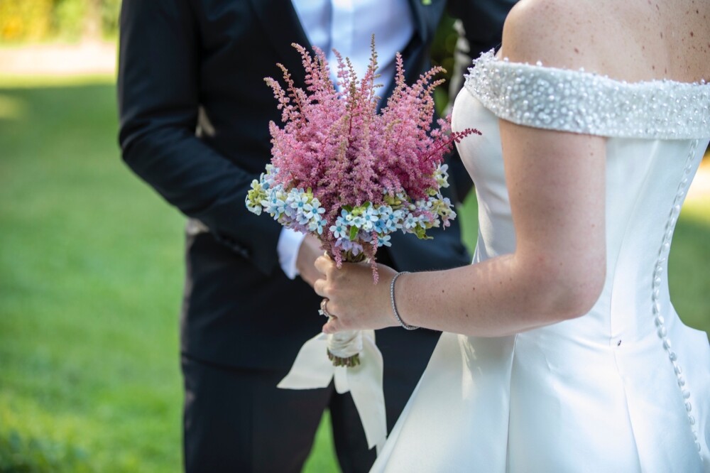 Pembe Astilbe ve Mavi Unutma Beni Gelin Buketi